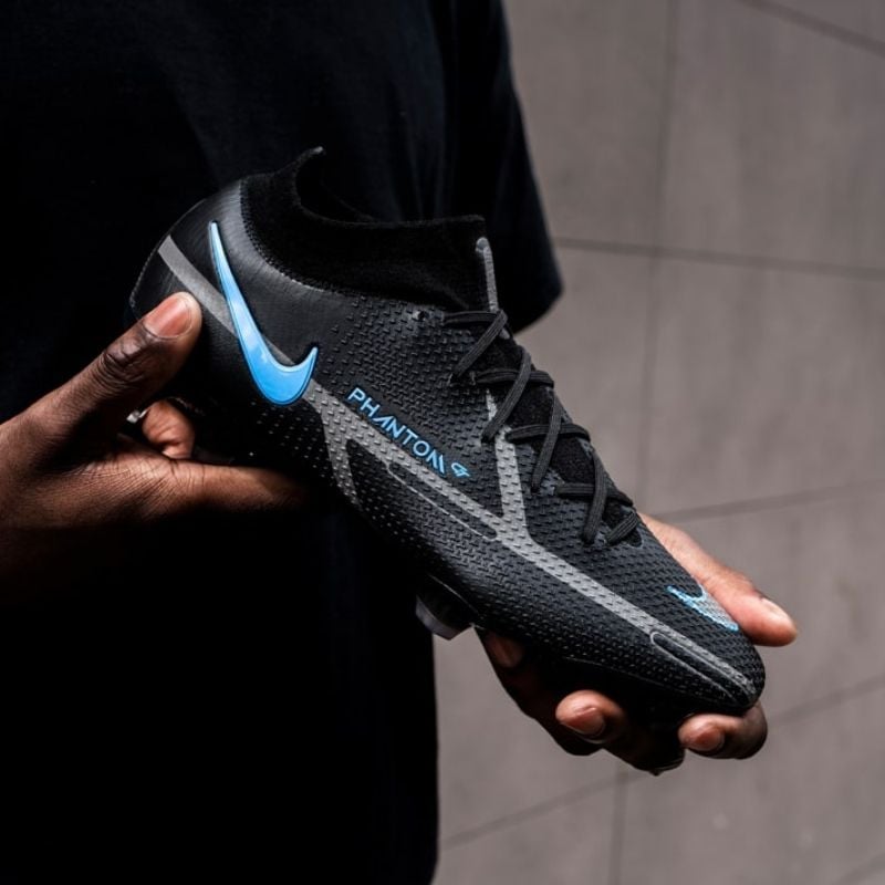 Giày bóng đá Nike Black Pack phiên bản mới nhất 
